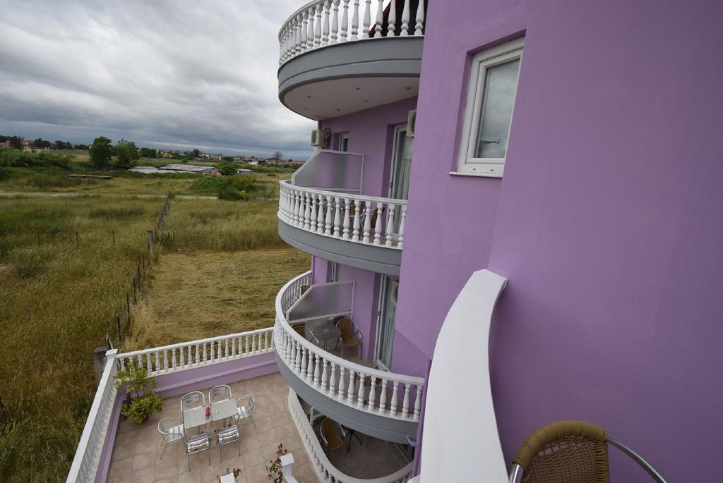 Rainbow Resort Paralía Dış mekan fotoğraf